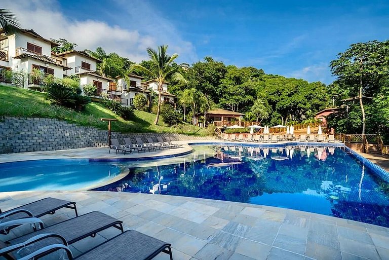 Piscina aquecida, borda infinita, vista para o mar