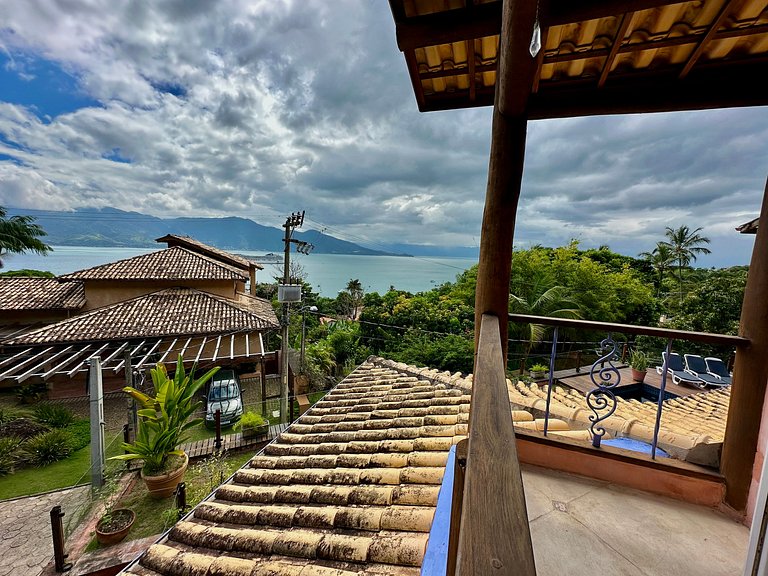 Piscina aquecida e espaço gourmet - Sta. Tereza