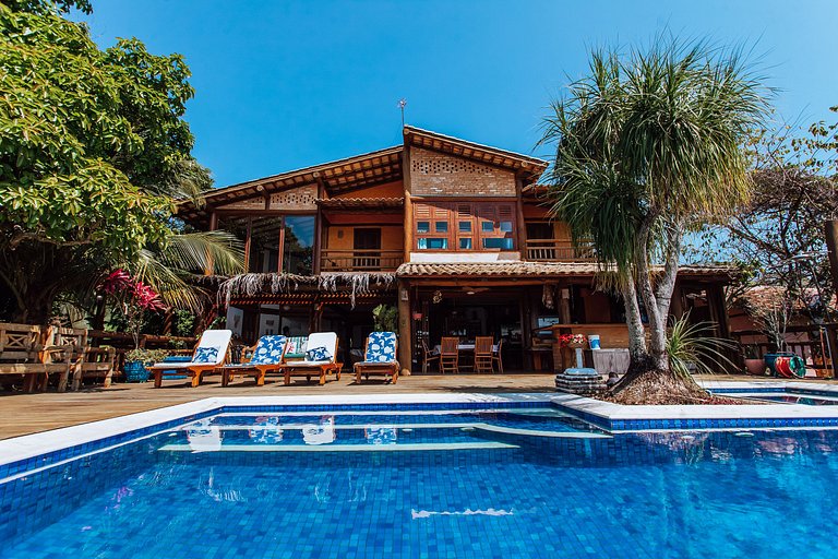 Piscina aquecida, jacuzzi e vista incrível!