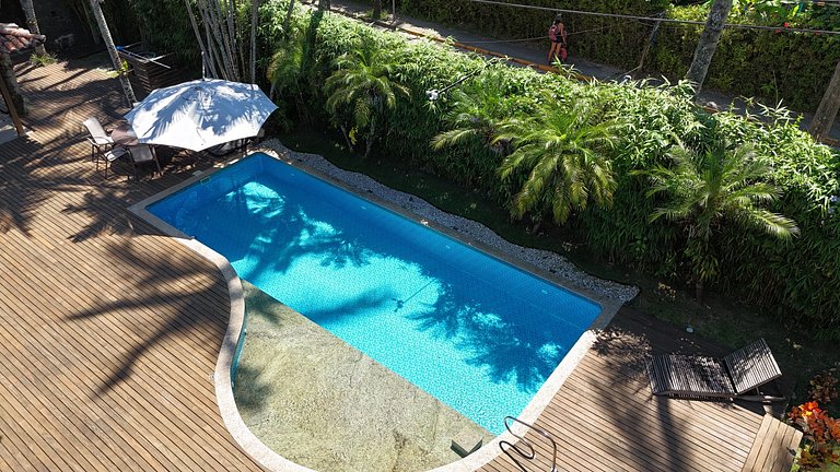 Piscina aquecida, sauna, churrasqueira à beira-mar