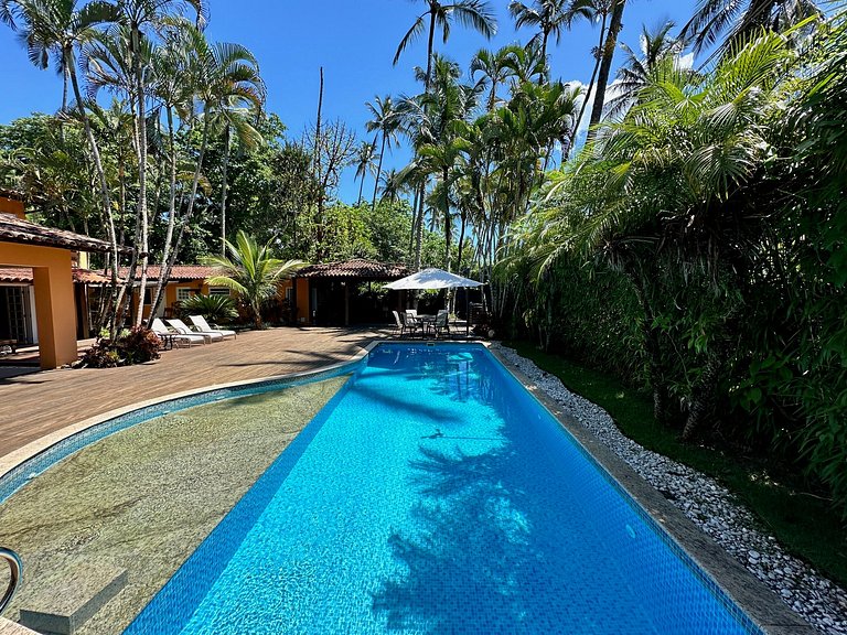 Piscina aquecida, sauna, churrasqueira à beira-mar