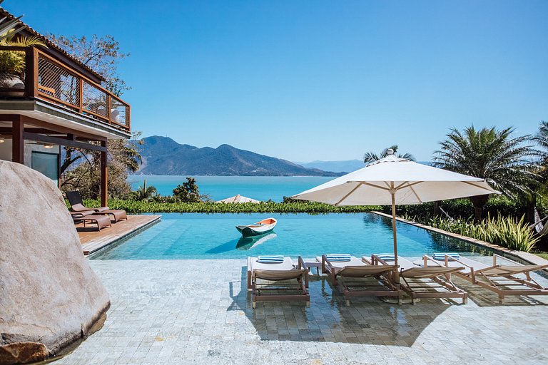 Piscina borda Infinita, vista magnífica para o mar