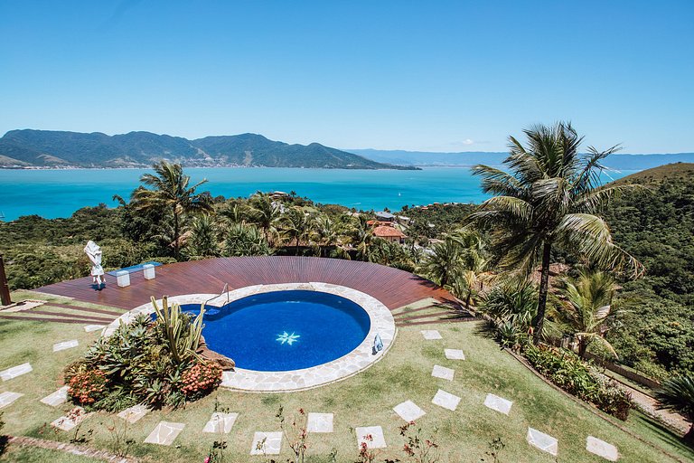 Piscina, espaço, conforto e vista incrível