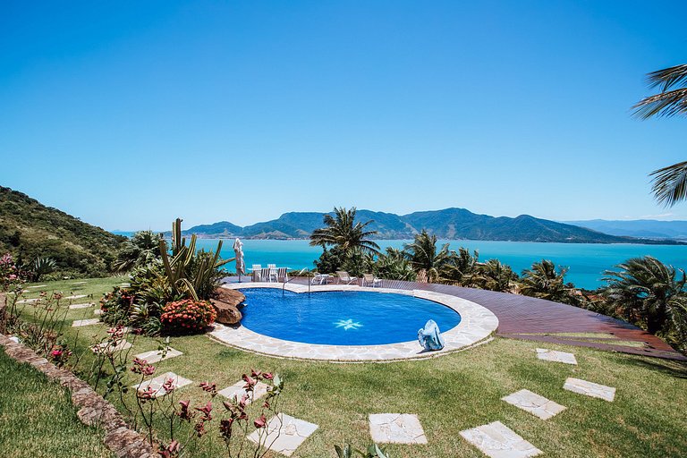 Piscina, espaço, conforto e vista incrível