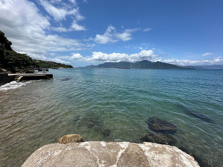 Prainha privativa, píer, piscina e churrasqueira