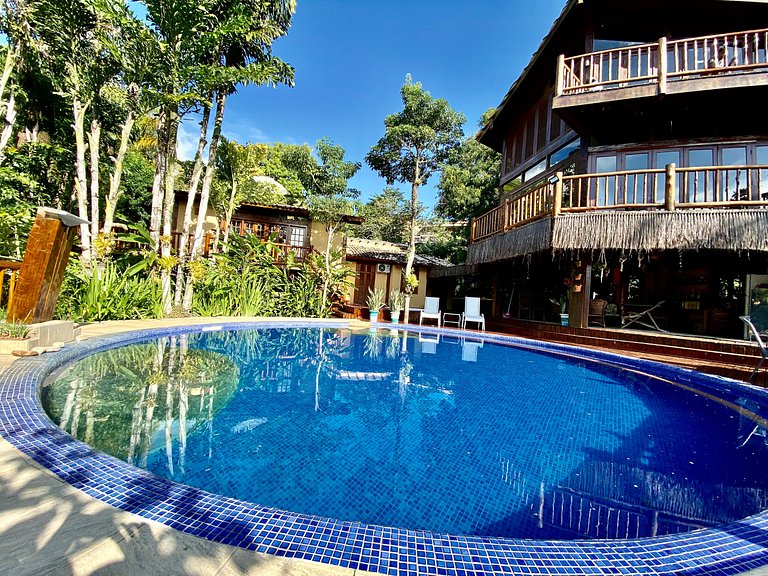 Spa aquecido, piscina e condomínio à beira-mar