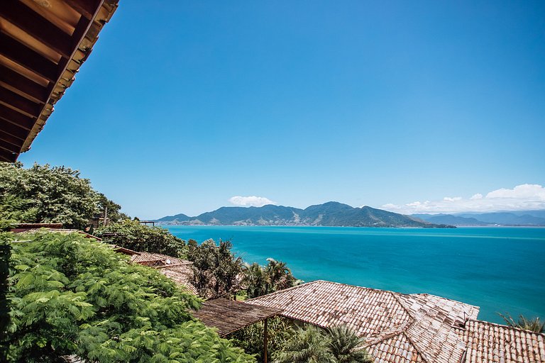 Uma casa italiana ao Norte de Ilhabela!